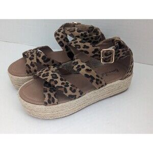 Bonnibel Sandals Women's Size  7 Leopard Platform Buckle Strap Shoes